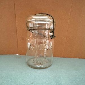 Vintage Atlas EZ Seal Pint Size Wire Bail Mason Jar